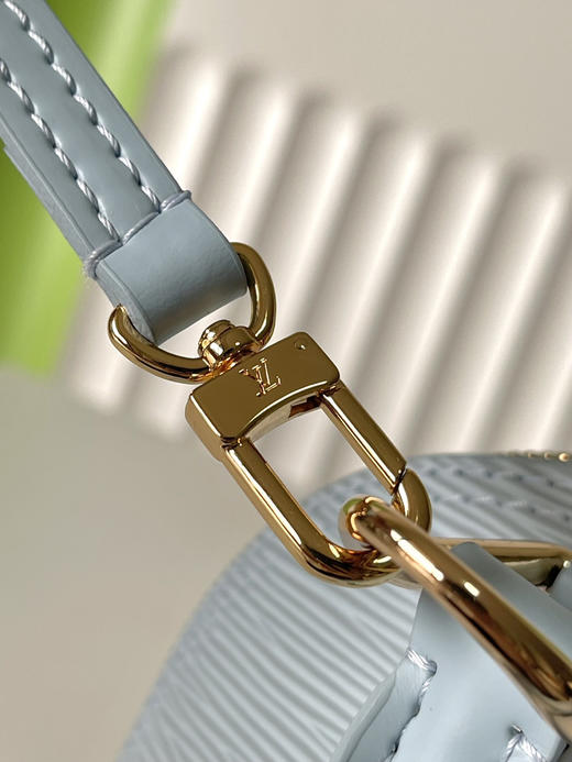 秋冬特惠💰860 原单LV M14197 尺寸：23.5×17.5×11.5cm ALMA BB 水波纹贝壳包 变码芯片 商品图6