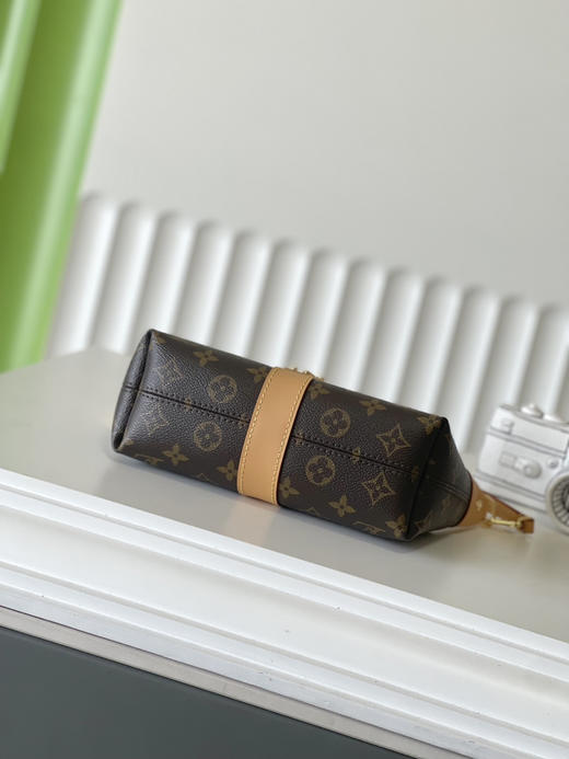 秋冬特惠💰730 原单LV M26191 尺寸：22×14.5×8cm POCHETTE MIA 老花手提包 变码芯片 商品图3