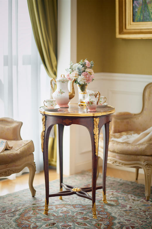 独角鹿西洋古董19世纪末法国出品花叶主题铜鎏金精雕嵌大理石台面装饰细木镶嵌桃花芯木圆桌 商品图0