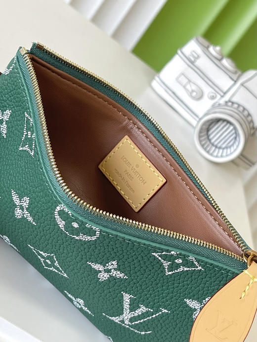 秋冬特惠💰1250 原单LV M24417绿 尺寸：40×26×23cm SPEEDY P9 全皮枕头包 变码芯片 商品图8