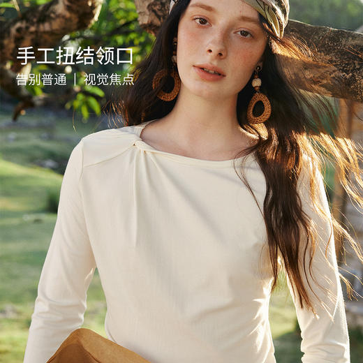 欧芮儿2026春新款设计感扭结领T恤女法式钩花袖口修身上衣长袖 商品图0