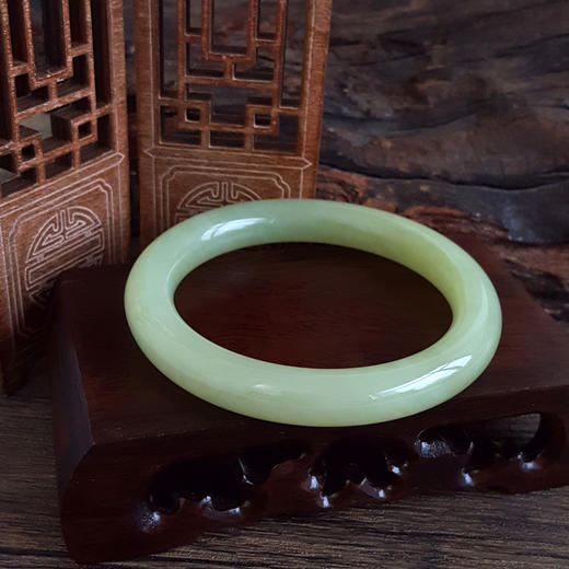 【天然正品】天然黄口料细腻圆条58.5号油润度佳和田玉手镯 171225NJS64 商品图2