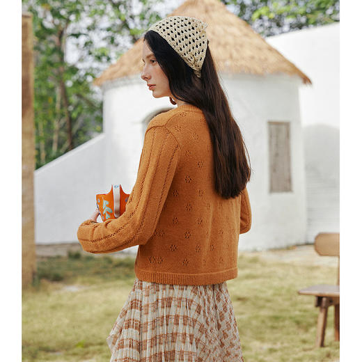欧芮儿2026春新款波西米亚风镂空钩花圆领毛针织开衫女法式上衣 商品图3