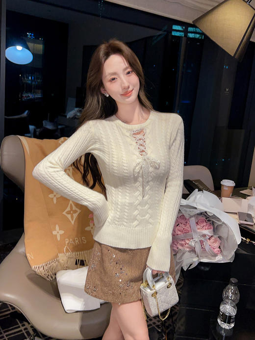 张心子【月夜奏鸣】奶呼呼交叉亮片系带上衣 U2601041 商品图2