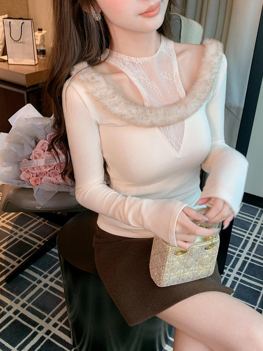 张心子【温香软玉】蕾丝镂空挂脖假两件针织衫女秋冬内搭打底上衣 U2601033 商品图7