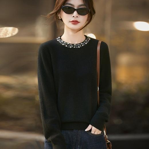 「自」全新升级【铂金会员220/天猫299/差价79】(12459)洛诗琳设计感镶钻羊毛衫2025秋冬宽松显瘦套头针织打底上衣 商品图1