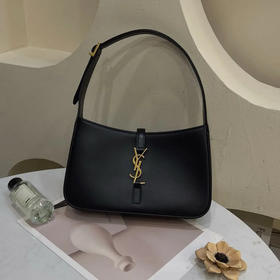 YSL Paris le5a7 黑色 牛皮 金标 腋下包