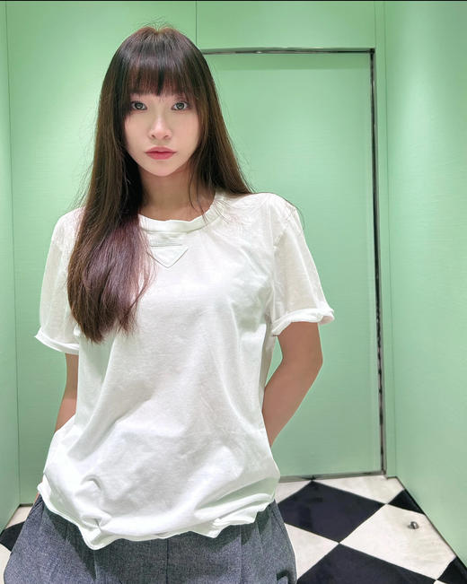 普拉达 春夏新款 经典款T恤 (KX*MM) 商品图0