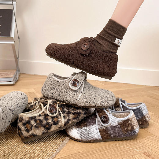 【XUXI 纽扣毛毛勃肯鞋】质感鞋面 柔软鞋垫 亲肤贴足 耐磨鞋底 暖冬配色 唤醒愉悦情绪 全包设计 全天候舒适 商品图5