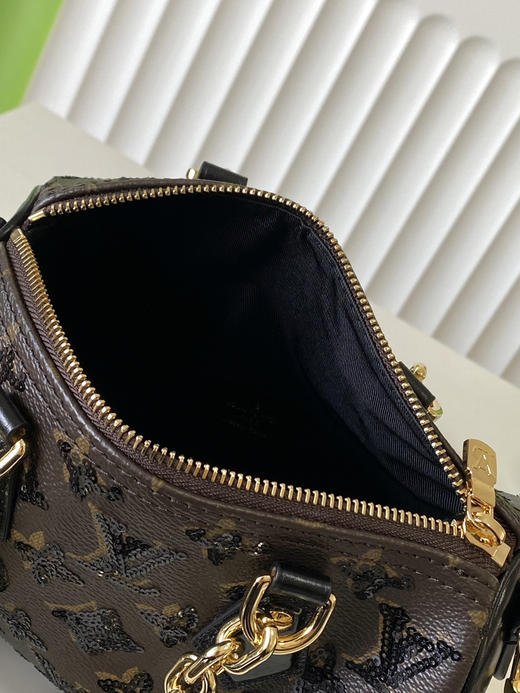 秋冬特惠💰850 原单LV M26314 尺寸：20.5×15×13cm SPEEDY 亮片枕头包 变码芯片 商品图7