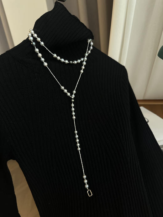 一条100cm的福利款毛衣链，全海水珍珠，7-11mm，纯银配件。微瑕巴洛克。光好有瑕疵，整体质感大气很值钱的视觉感。也很有量感‼️
超高性价比。
福利，可以做2条。
喜欢的宝子来约。 商品图8