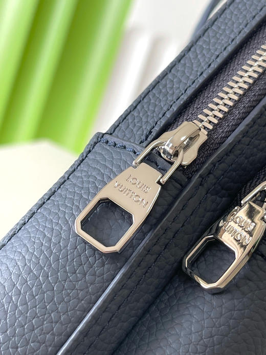 秋冬特惠💰800 原单LV M15269 尺寸：33×16×5.7cm AUENUE 全皮单肩胸包 变码芯片 商品图6