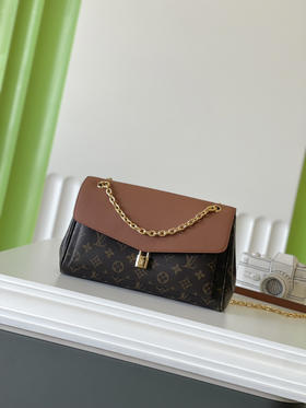 秋冬特惠💰850 原单LV M27065 尺寸：30.5×21×12.5cm Saint Germain 老花链条包 变码芯片