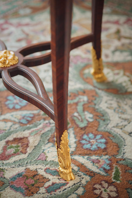 独角鹿西洋古董19世纪末法国出品花叶主题铜鎏金精雕嵌大理石台面装饰细木镶嵌桃花芯木圆桌 商品图7