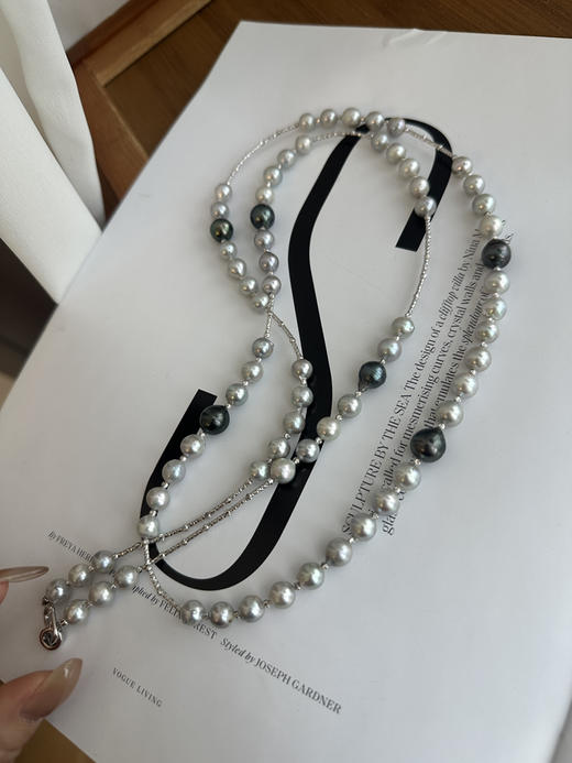 一条100cm的福利款毛衣链，全海水珍珠，7-11mm，纯银配件。微瑕巴洛克。光好有瑕疵，整体质感大气很值钱的视觉感。也很有量感‼️
超高性价比。
福利，可以做2条。
喜欢的宝子来约。 商品图12