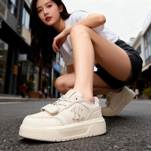 秋冬出街就穿这双#厚底25秋冬新款学长鞋SXP01，情侣款！一双兼具颜值与舒适度的鞋履，无疑是秋冬造型的点睛之笔。经典设计与潮流基因，成为这个季节的穿搭新宠！百搭不挑人，一定要入手一双！ 商品图5