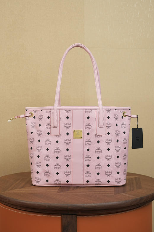 秋冬特惠💰900 原单MCM 原厂皮 新配色 中号粉色双面购物袋MWPCSVI01CO001 Soft Pink粉色 商品图2