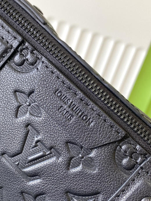 秋冬特惠💰800 原单LV M26750 尺寸：27.5×16.5×15cm CITY KEEPALL 全皮枕头包 变码芯片 商品图4