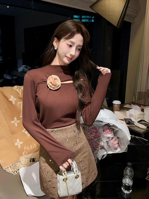 张心子【温暖呼吸】加厚磨毛挖空心机打底衫别致扭结长袖上衣 U2601027 商品图7