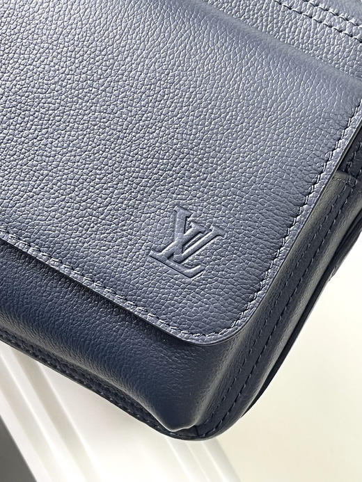 秋冬特惠💰780 原单LV M15260 尺寸：24×18×9cm BOARDING 全皮邮差包 变码芯片 商品图4