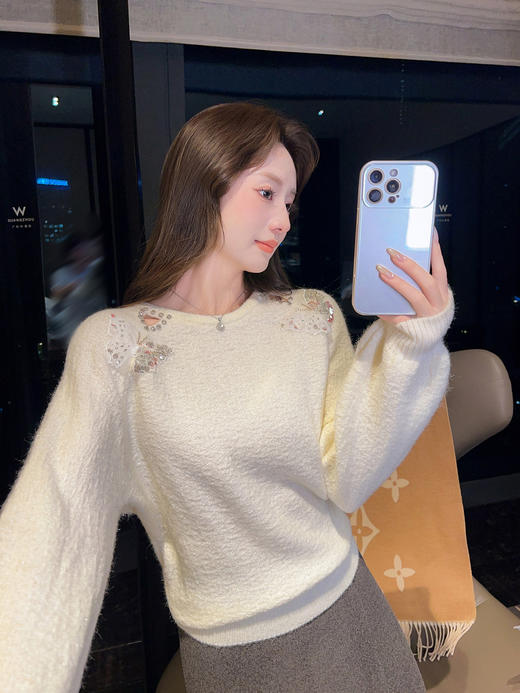 张心子【冬日氧气】气质蝴蝶结小心机露肩毛衣 U2512026 商品图5