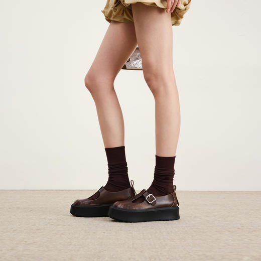 lost in echo2026春夏新款时尚复古T字带真皮厚底增高休闲玛丽珍 商品图1