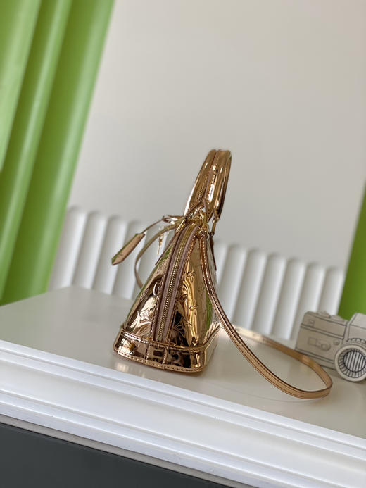 秋冬特惠💰850 原单LV M27037 尺寸：23.5×17.5×11.5cm ALMA BB 漆皮贝壳包 变码芯片 商品图1