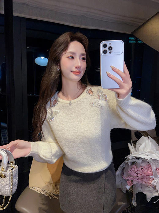 张心子【冬日氧气】气质蝴蝶结小心机露肩毛衣 U2512026 商品图8