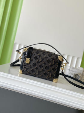 秋冬特惠💰950 原单LV M27036 尺寸：23.5×16×8.5cm SIDE TRUNK 盒子包 变码芯片