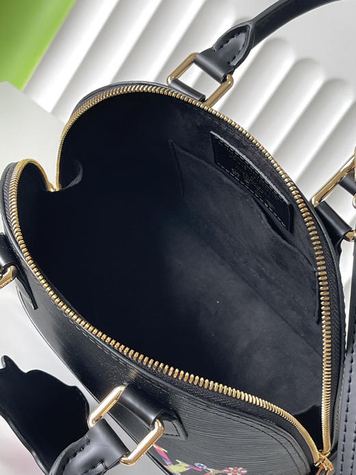 秋冬特惠💰860 原单LV M13670 尺寸：23.5×17.5×11.5cm ALMA BB 水波纹贝壳包 变码芯片 商品图7