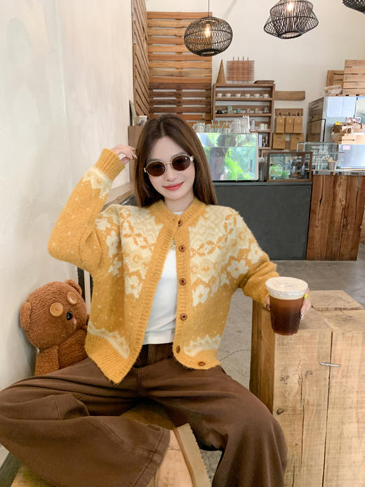 <曾小咸推荐>现货秒杀 ！微信超特价！韩系提花开衫毛衣 日常239.99 立减140 秒杀99.99！！ 商品图9