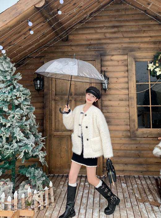 <曾小咸推荐>现货秒杀！毛茸茸白色短款外套 日常299.99/件 立减160 秒杀139.99/件！！ 商品图5