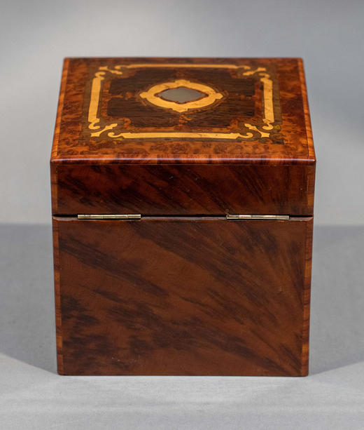 独角鹿西洋古董1850-1870年代法国拿破仑三世时期出品古典卷叶纹细木镶嵌带锁匙多孔储存雪茄盒 商品图4