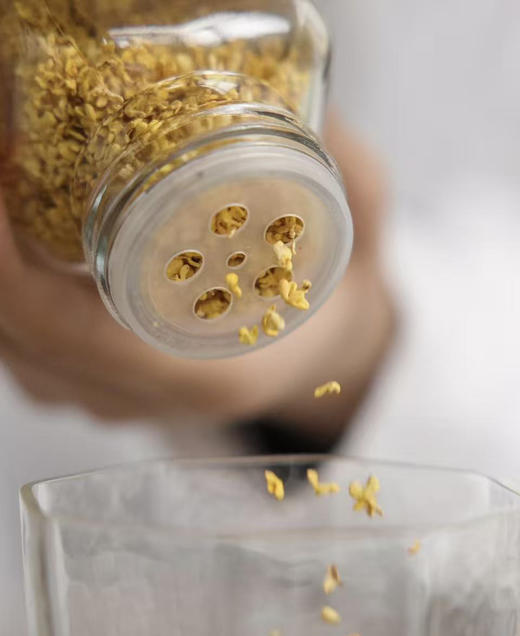 【两罐装 精选特级桂林金桂花】微波真空直采直发；0香精0添加0硫熏自然本色，入口清香怡人。大孔料罐设计，用量好把控； 商品图2