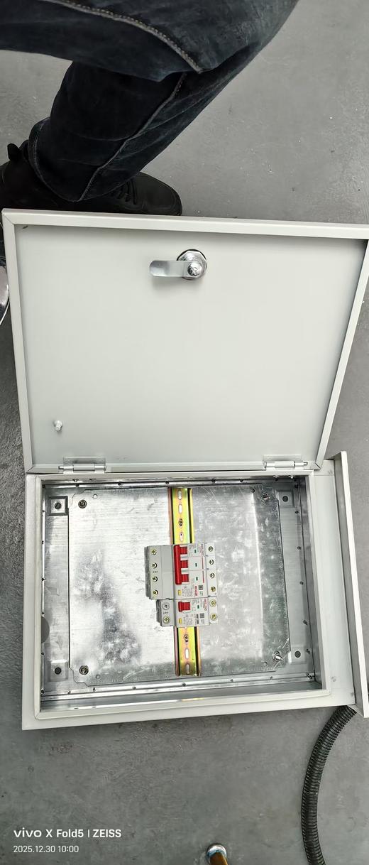 【HDXK】成套配电箱30*40（内含：3p32A漏电保护1个、2p16A漏电保护1个） 商品图2