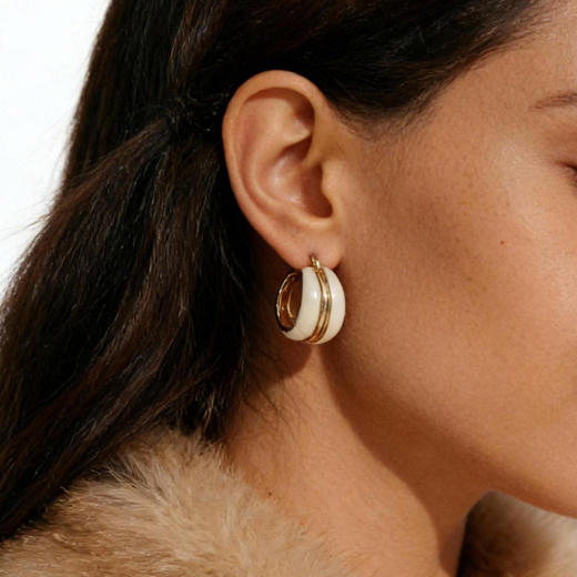 【张婧仪&赵丽颖&刘芳菲同款】Retro Chic | 奥斯白色珐琅耳圈&奥斯白色珐琅戒指套装 商品图3