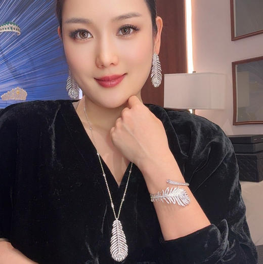 GAONAS高纳仕  羽毛高定贵气白色耳环11652EW 商品图4