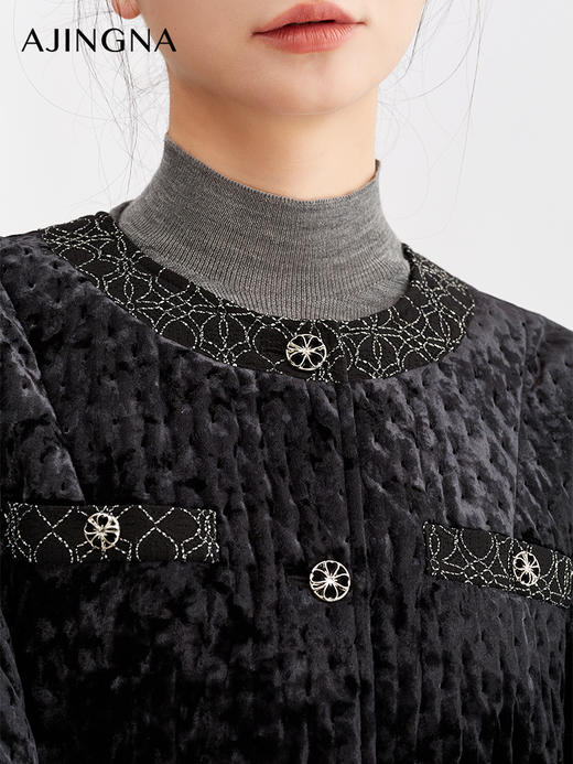 【商场同款】阿菁娜冬季新款宝藏感通勤内搭正肩蕾丝金属扣设计 A30D115020 商品图2