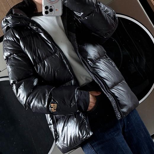 【黑金情侣亲子款鹅绒羽绒服】怕冷穿这件，90鹅绒，妥妥行走的大棉被，再冷也能抗！保暖遮肉，百搭不挑人，⁬最大穿到180斤内，也不易钻绒❗️⁣ 商品图2