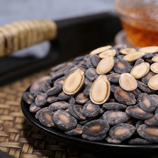 呷四方甘草盐焗味西瓜子800g 商品图5