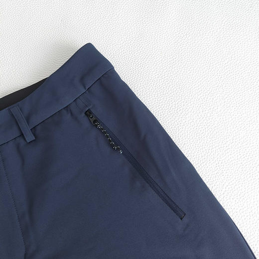 原单正品 KAILAS凯乐石裤秋冬软壳加绒休闲户外登山徒步长裤。四面弹 防水防风面料，内里加绒 手感柔软细腻，腰围带弹力 小直筒版型，商务通勤日常随意穿！
尺码：S～XXL 商品图3