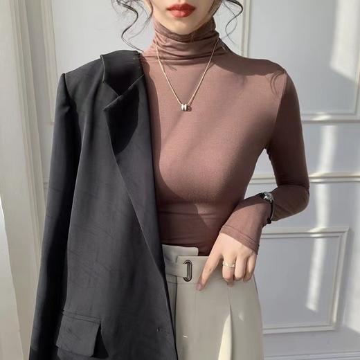 【超值两件装】卷卷紫莫代尔堆堆领打底衫 如丝绸般细腻柔滑温润亲肤 堆堆领设计自带松弛慵懒感 弹性巨佳适合各种身材 均码 商品图2