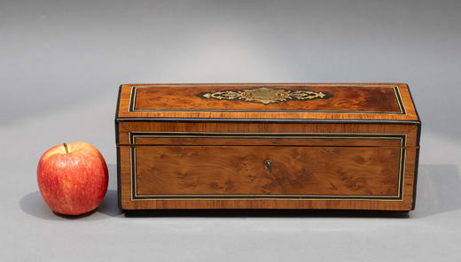 【已售】独角鹿西洋古董1850-1870年代法国拿破仑三世时期出品古典卷叶纹手绘黑漆描金镶嵌母贝实木多层雪茄盒 商品图2