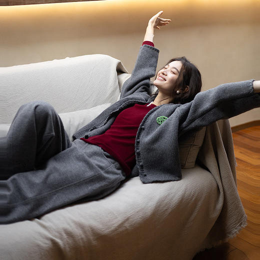 绽放067朵/100%美利奴羊毛衫重磅粗针设计感开襟毛针织衫新款开衫 商品图3