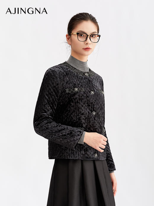 【商场同款】阿菁娜冬季新款宝藏感通勤内搭正肩蕾丝金属扣设计 A30D115020 商品图1