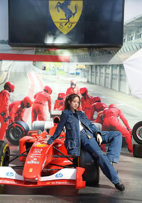 驴家 2026早春新款 拼接字母牛仔裤(KX*MM)