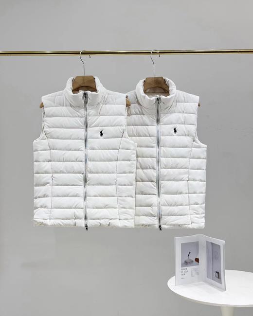 D123003女款轻便又保暖小马刺绣排骨羽绒马甲米白色马甲 商品图0