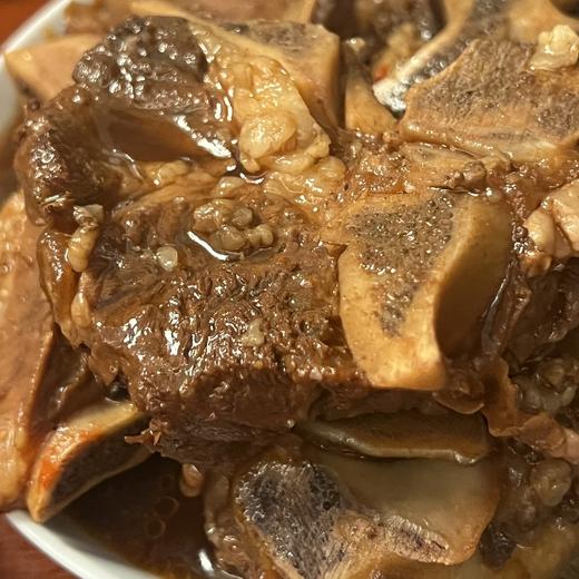 原切黑安格斯牛蝎子 高钙高蛋白 骨髓丰富 谷饲原切 牛脖骨 奶香浓郁 肉香十足 火锅 红烧 酱牛蝎子上品 澳洲正关进口 1公斤包邮装 顺丰冷链直达 |百里食牛 1231 商品图1