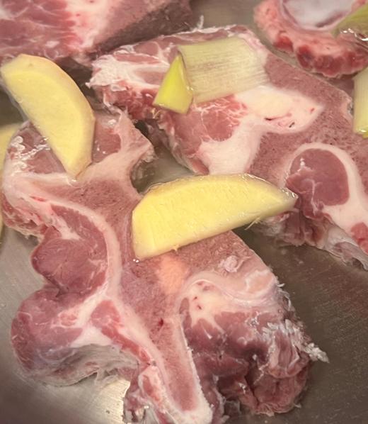 原切黑安格斯牛蝎子 高钙高蛋白 骨髓丰富 谷饲原切 牛脖骨 奶香浓郁 肉香十足 火锅 红烧 酱牛蝎子上品 澳洲正关进口 1公斤包邮装 顺丰冷链直达 |百里食牛 1231 商品图4