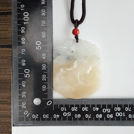 【天然正品】天然俄料细腻油润度佳牛气冲天平安无事牌青花糖料和田玉吊坠项链55.5*44.7*8.9MM(皆取最大值) 171225NJS63 商品图3